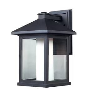 81-bel-3001793 Bailey Street Home Verdae Collection 3-light Textured Black Clear Seeded Glass New Traditional Outd