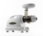 J8004 Center Omega Commercial Nutrition Masticating White Juicer