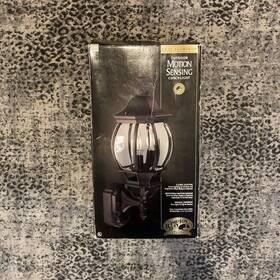 248-621 Hampton Bay The Cast Aluminum Outdoor Motion Sensing Coach Light 248 621 Black