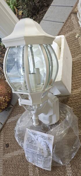 4190 Hampton Bay Outdoor Motion Sensor Light