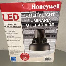 973671 Honeywell Led Dusk-to-dawn Photocell Outdoor Utility Light 3500 Lm Bronze