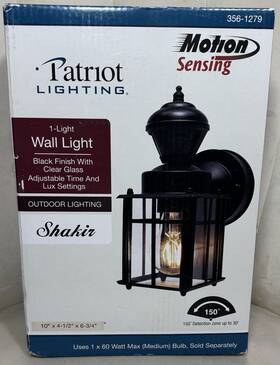 Patriot 649377916622 Lighting Shakir Motion Sensing Outdoor Wall Light Black Clear Glass Nib