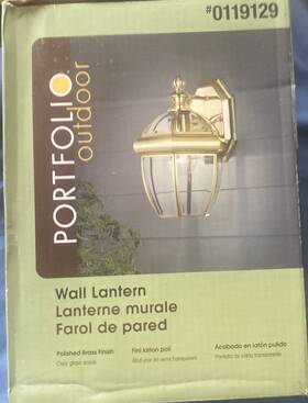 0119129 Portfolio 0482290 Outdoor Light Wall Mount Lantern -0119129 - New In Box. 8x7.6x11.6