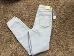 Universal Thread High-rise Skinny Jeans Light Wash Blue Stretch 5-POCKET 10. Fixed Price $15.00.