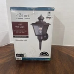 Patriot Lighting 1 Wall Oil-rubbed Bronze. Finis Withclear Glass Colonial. Fixed Price $45.00.