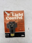 Hemco Screw In Flood Light Control 150 Watts Max For Dusk To Dawn OLC-5C Usa. Fixed Price $17.99.