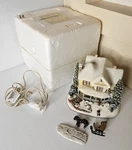 2001 Thomas Kinkade Victorian Homestead Hawthorne Village Christmas Lights Up. Fixed Price $19.99.