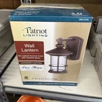 Patriot Lighting Outdoor Wall Lantern Oil Rubbed Bronze Seeded Glass Tree House. Fixed Price $40.00.